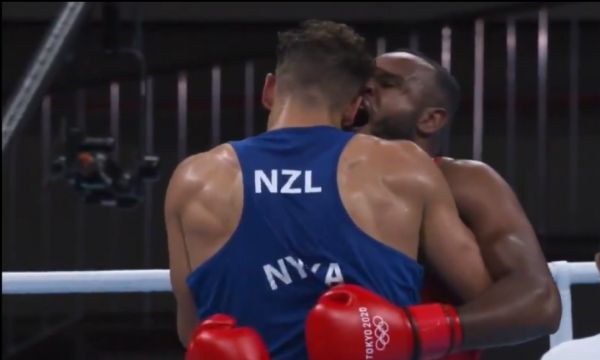 Tokyo'da ikinci Mike Tyson vakası!